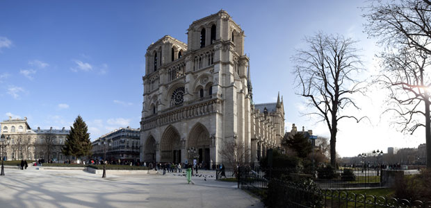 Parvis de Notre Dame Paris